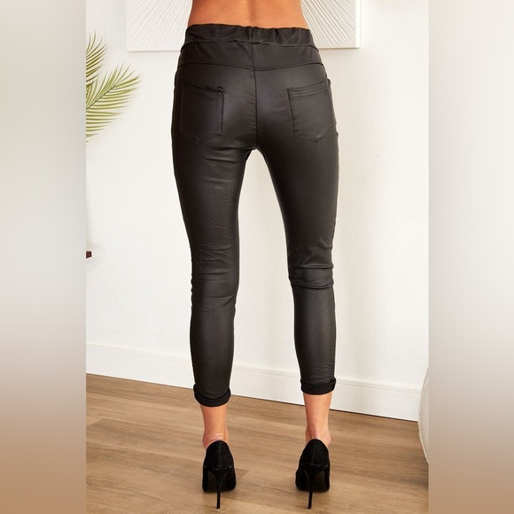 (7097-PU-BLK) PU CRINKLE JOGGERS WITH SILVER LUREX DRAWSTRING - Picture 3 of 4